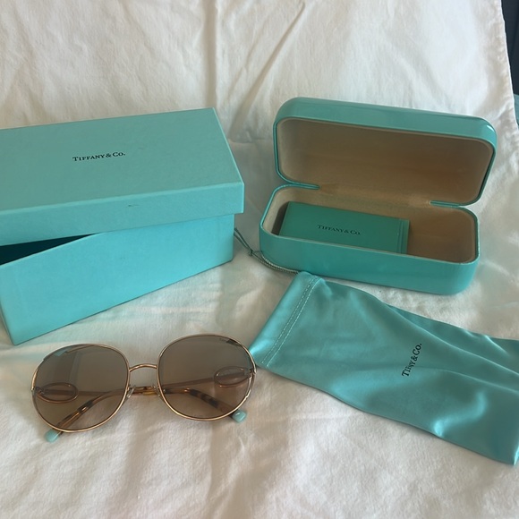 Tiffany & Co. Accessories - Tiffany & Co. Sunglasses Brown Mirror with case and box.